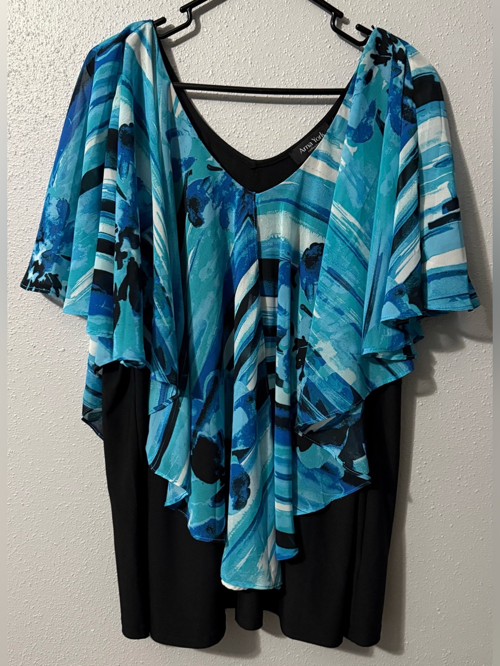 Arna York Blue & Black Flutter Sleeve Top